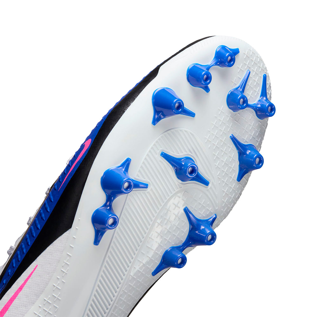 Nike Phantom 6 Low Academy Soccer Cleats product image 9, provided for visual reference and product detail review