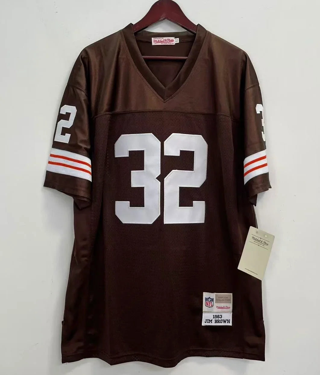 Jim Brown 1963 Cleveland Browns Official NFL Mitchell & Ness Jersey product image 2, provided for visual reference and