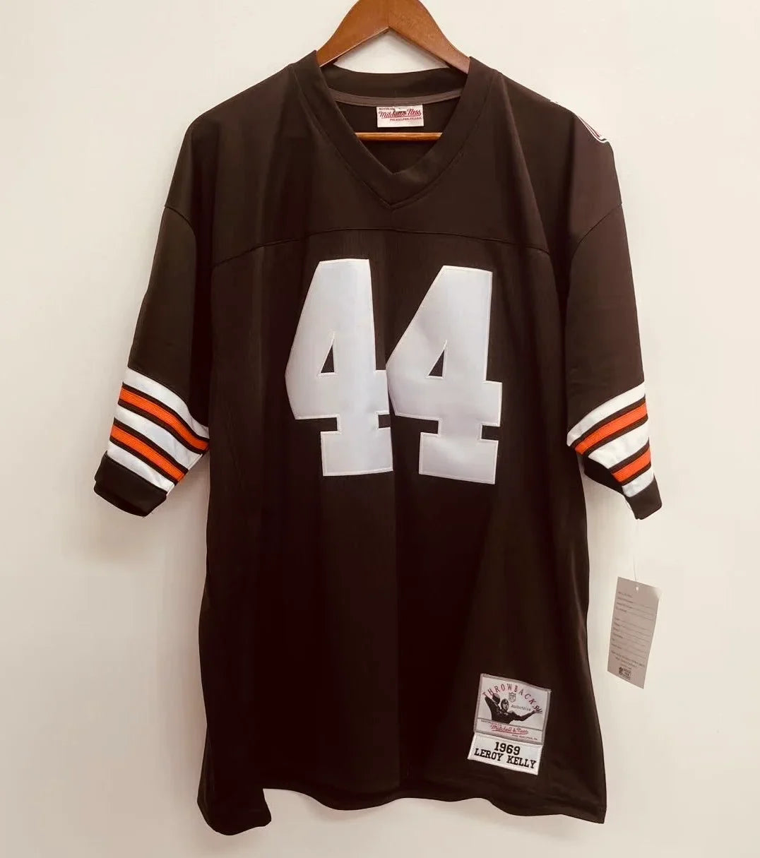 Leroy Kelly 1969 Cleveland Browns Official NFL Mitchell & Ness Jersey product image 2, provided for visual reference and