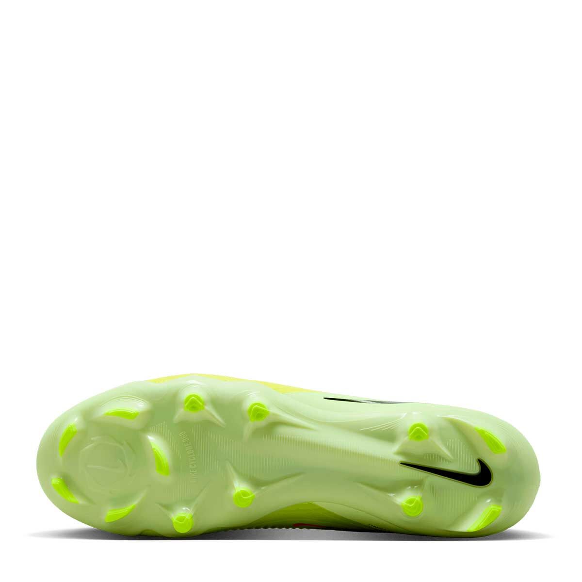 Nike Phantom 6 Low Pro Soccer Cleats product image 2, provided for visual reference and product detail review