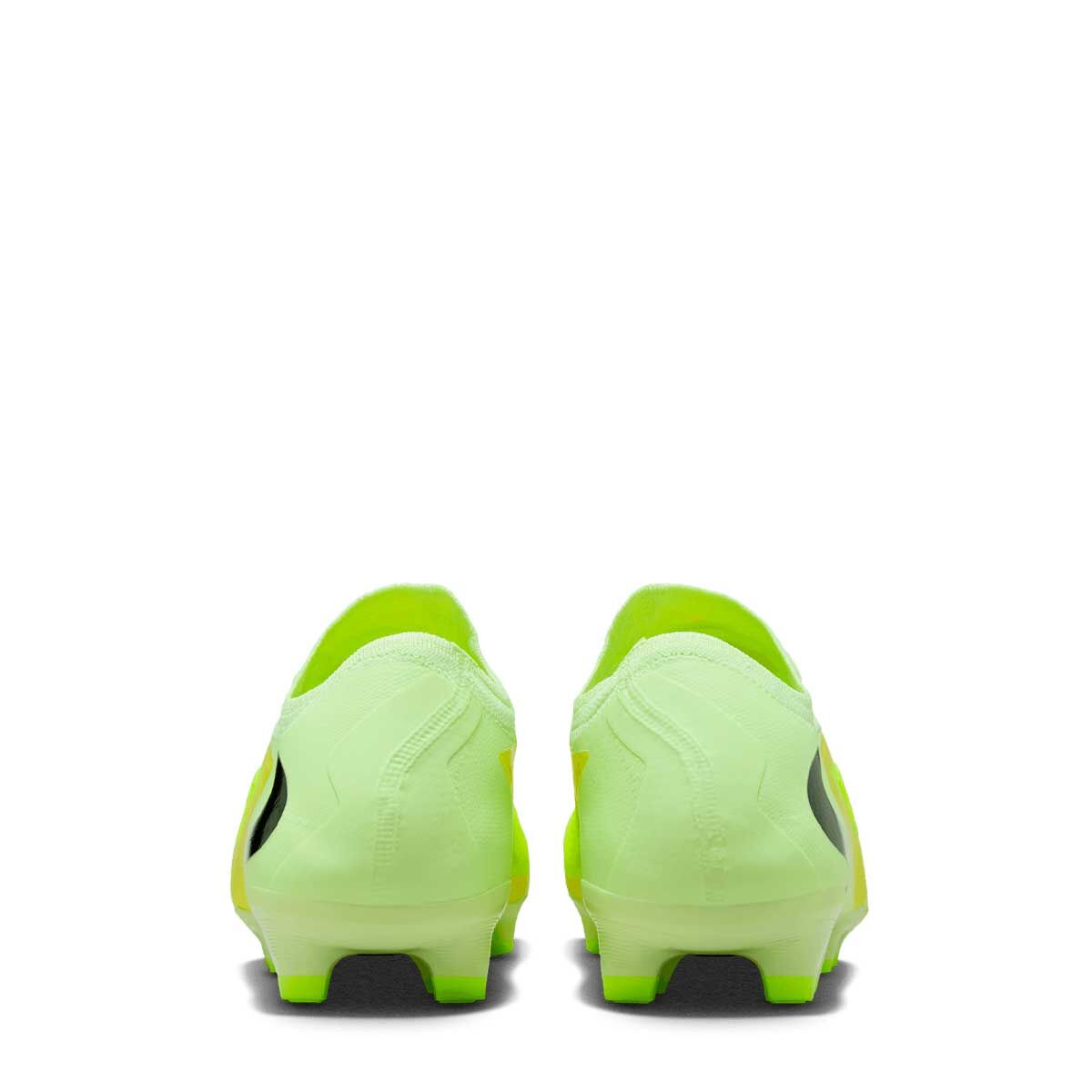 Nike Phantom 6 Low Pro Soccer Cleats product image 4, provided for visual reference and product detail review