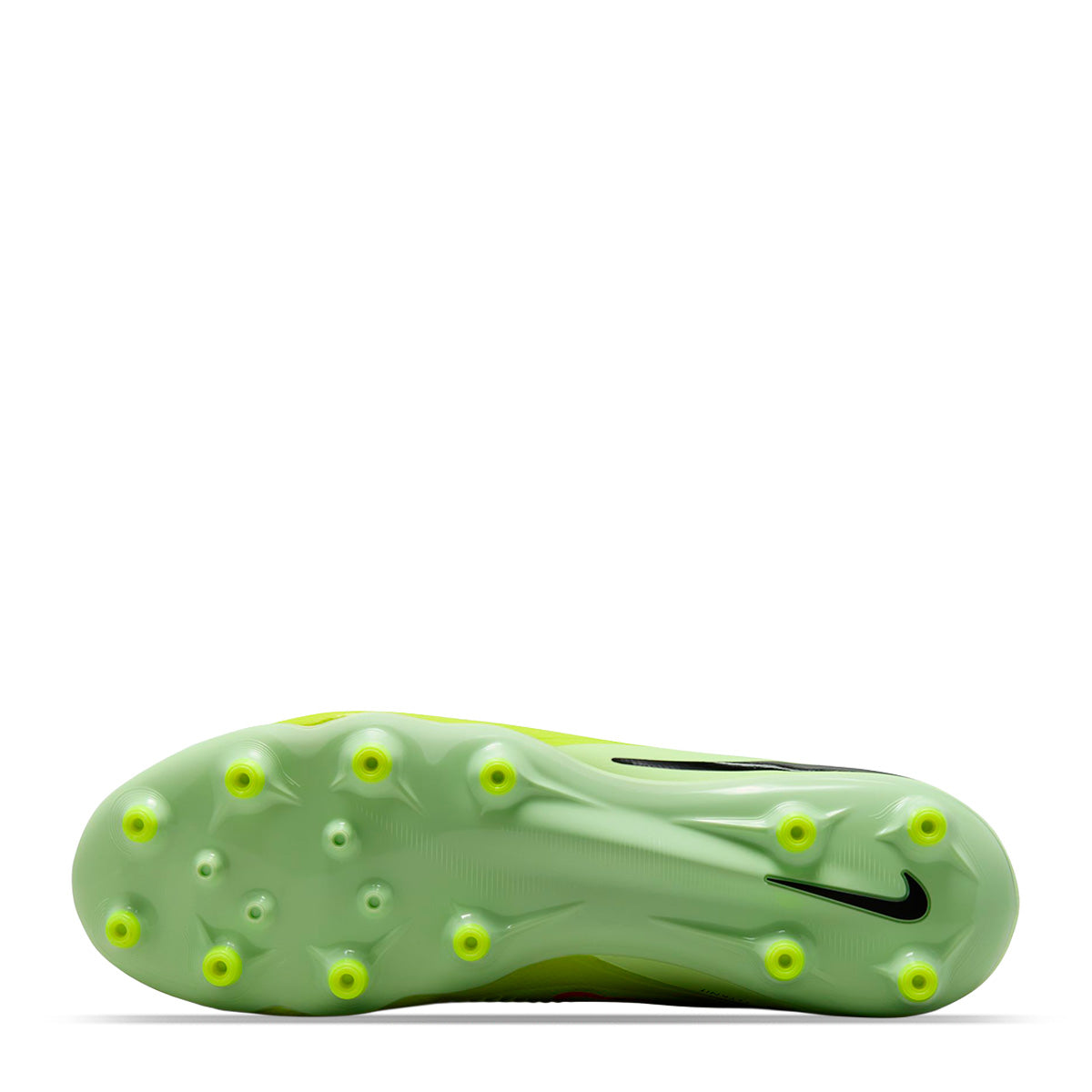 Nike Phantom 6 Low Pro Soccer Cleats product image 2, provided for visual reference and product detail review