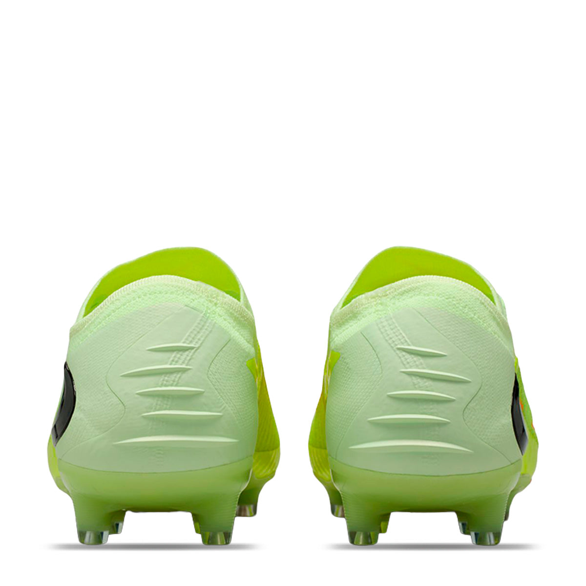 Nike Phantom 6 Low Elite Soccer Cleats product image 4, provided for visual reference and product detail review