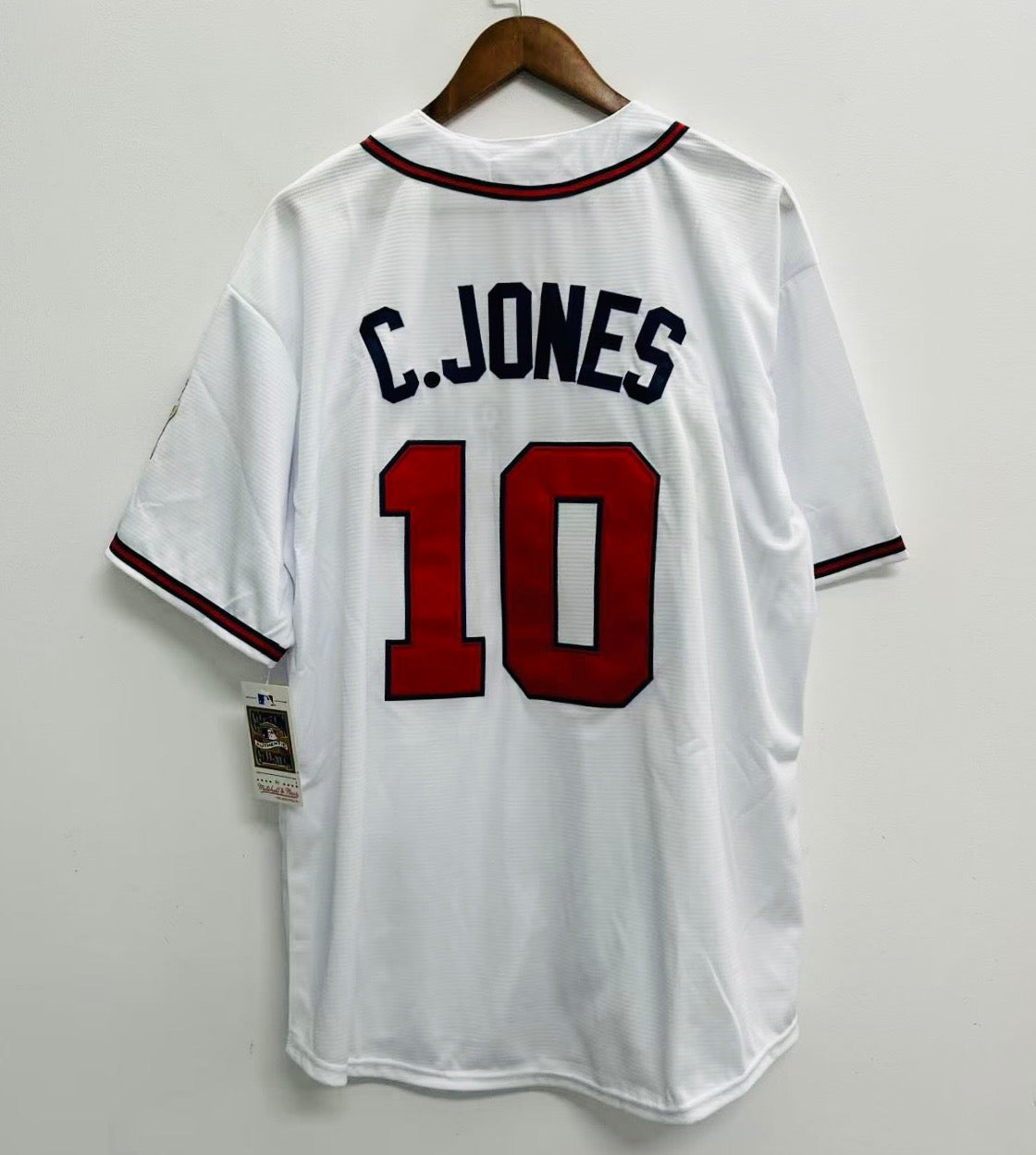 Chipper Jones YOUTH KIDS Atlanta Braves jersey Mitchell & Ness white product image 1, provided for visual reference and