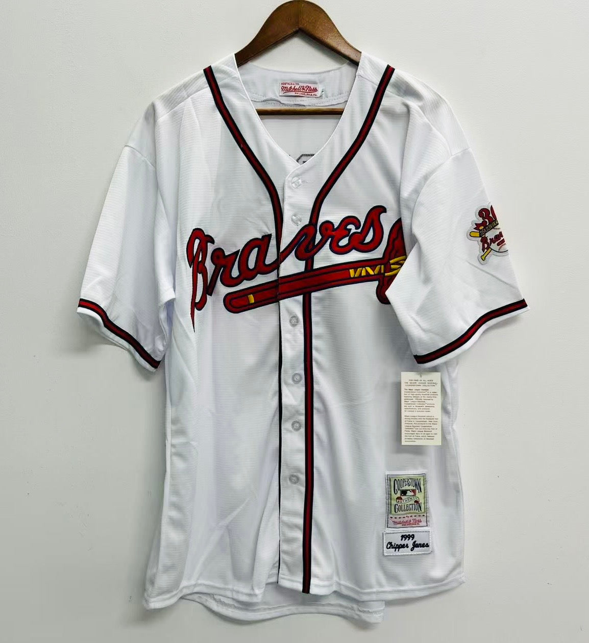 Chipper Jones YOUTH KIDS Atlanta Braves jersey Mitchell & Ness white product image 2, provided for visual reference and