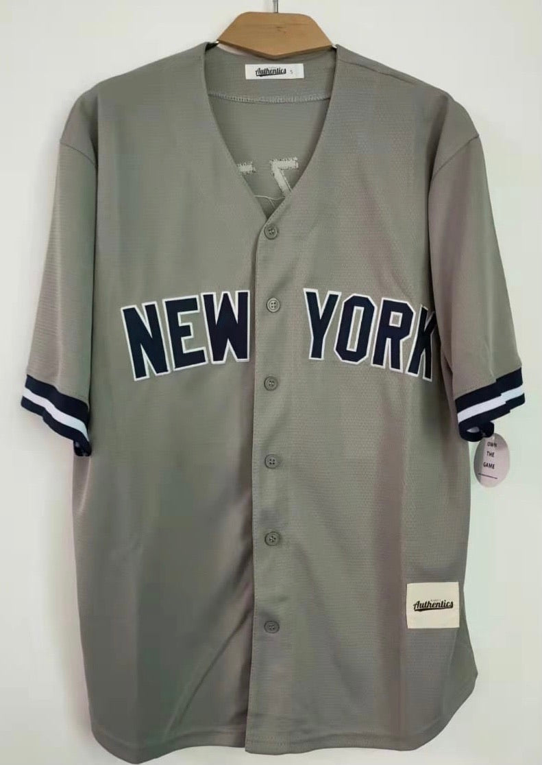 Anthony Rizzo YOUTH New York Yankees Jersey product image 2, provided for visual reference and product detail review
