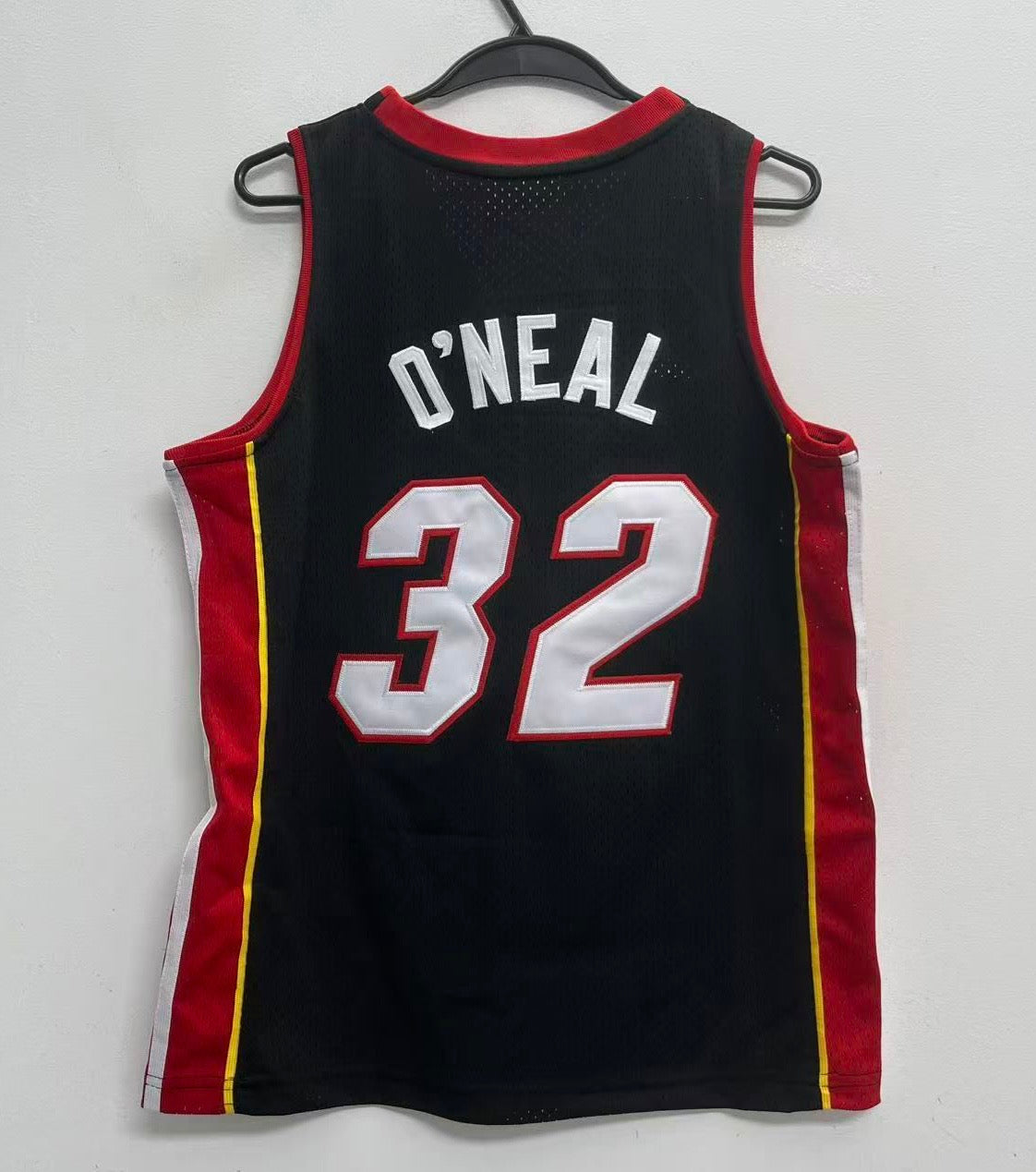 Shaquille O’Neal Miami Heat YOUTH KIDS Official NBA Mitchell & Ness Jersey Black product image 1, provided for visual